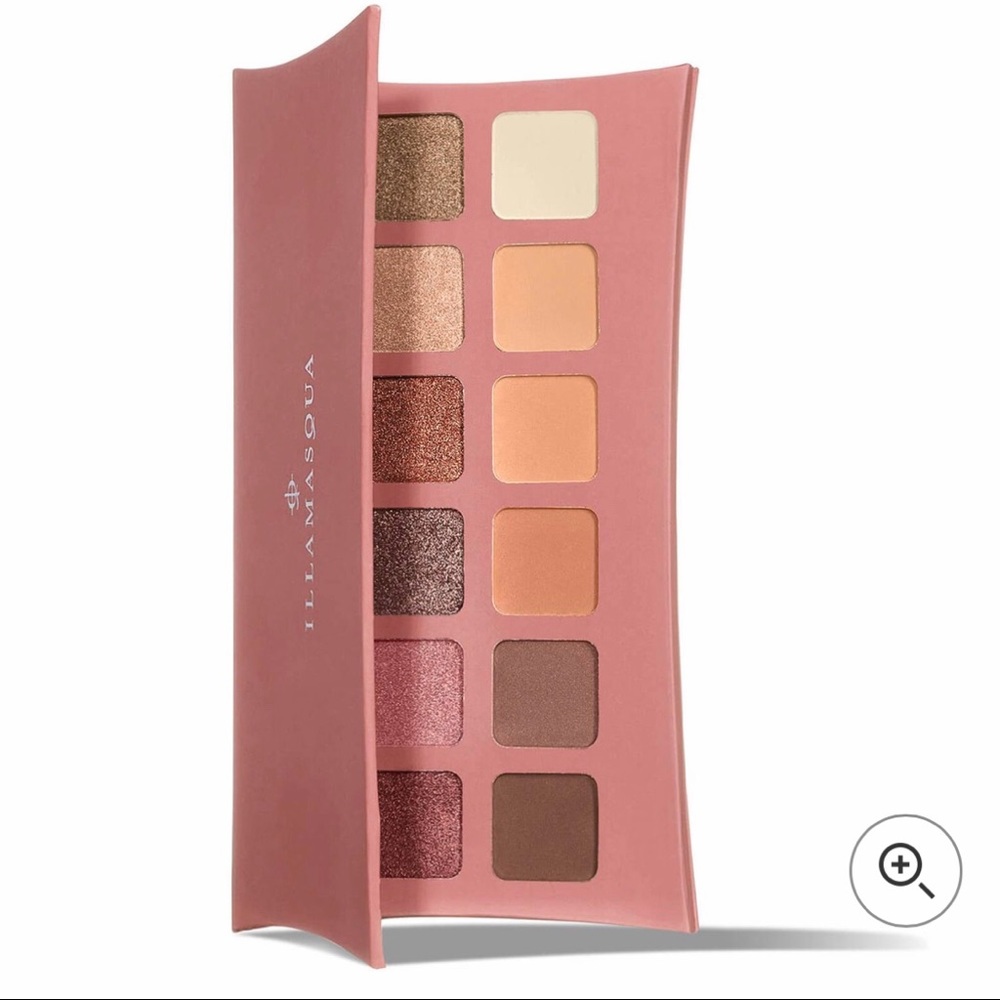 Illamasqua
Unveiled Artistry Palette
